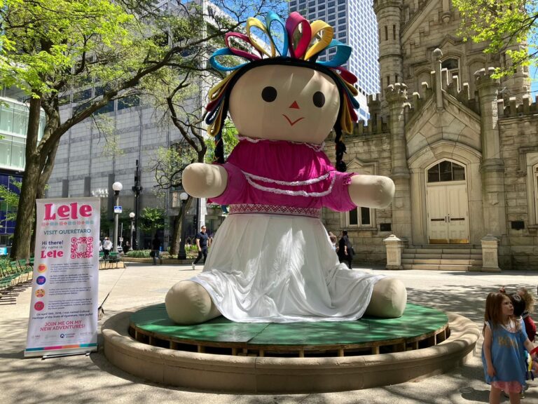 La muñeca “Lele” dejó huella a su paso por Chicago