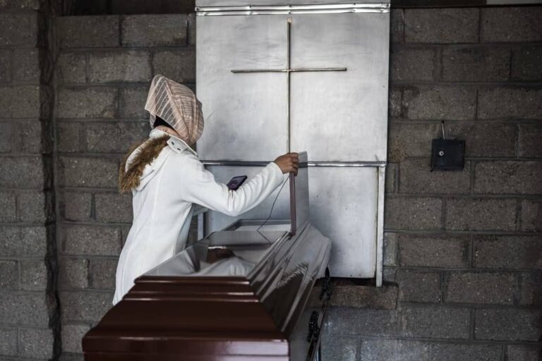 Una muerta que ‘revivió’ antes de ser cremada Una muerta que ‘revivió’ antes de ser cremada