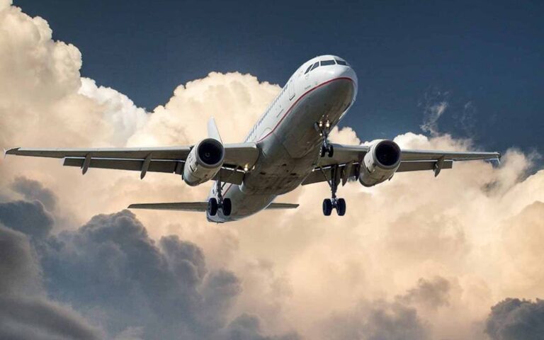 ¿Cuál Es La Nacionalidad De Un Bebé Nacido En Un Avión?