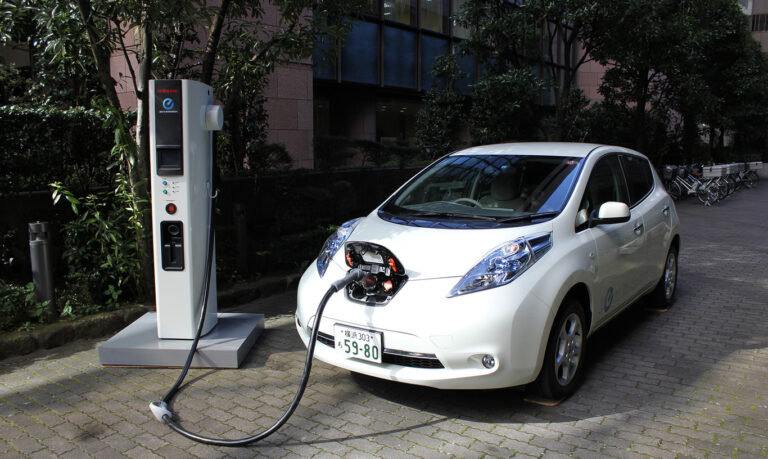 ComEd, Millennium Garages anuncian planes para instalar 300 estaciones de carga