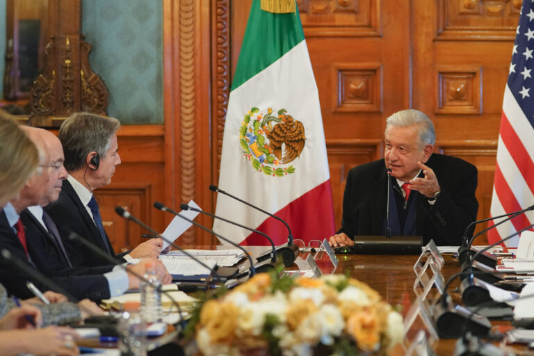 Reunión Con “AMLO” Para Que Su Gobierno Frene El Flujo Migratorio En La Frontera