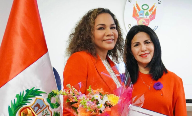 COMUNIDAD PERUANA: MERECIDO RECONOCIMIENTO EN EL “DÍA INTERNACIONAL DE LA MUJER”