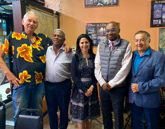 “Hermandad Colomboperuana en Chicago”…