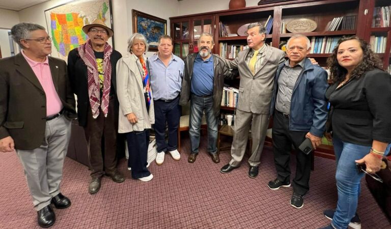 Libros: Federico Lamont lanzó su más reciente libro en Casa Michoacán Chicago…