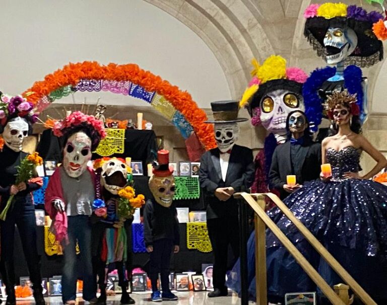 Condado de Cook y Sociedad Cívica Mexicana celebraron conjuntamente el “Día de Muertos”