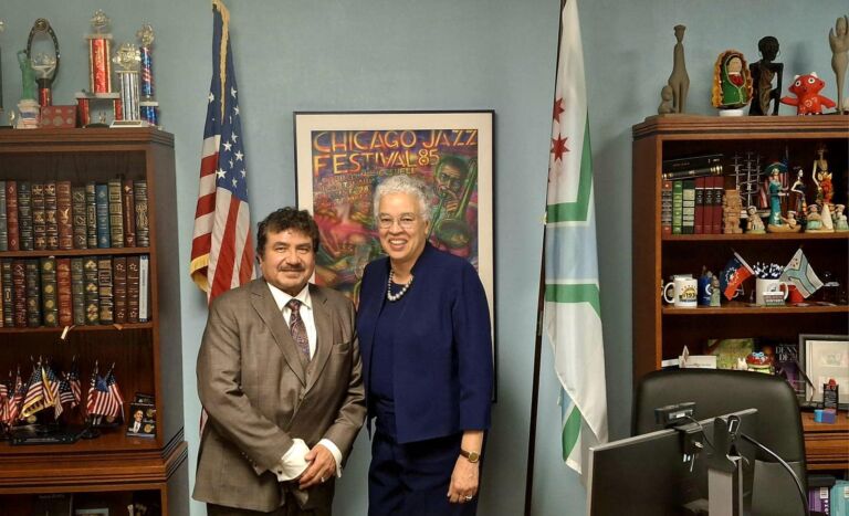 Presidenta Del Condado De Cook, Visita Las Oficinas Del Comisionado Frank Aguilar…