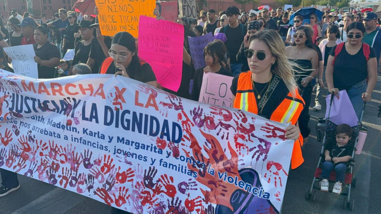 Crónica de una masacre en México Crónica de una masacre en México