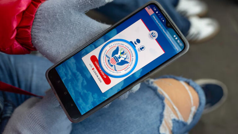 ULTIMÁTUM DE TRUMP: “Ahora o nunca migrantes ilegales deben auto-deporterse bajo CBP Home app»