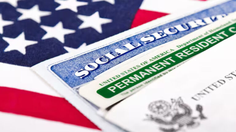 Orden de Trump permitirá que algunos inmigrantes que apliquen a “Green Card”, puedan ser deportados …